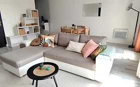 Appartement Avec Garage Proche Du Centre-Ville
